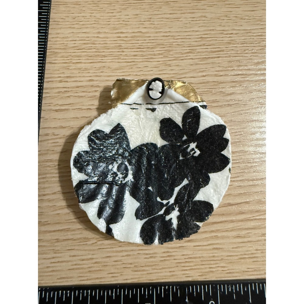 Handmade Decoupage Scallop Shell Trinket‎ Dish Black Floral Gold Leaf Cameo 3"